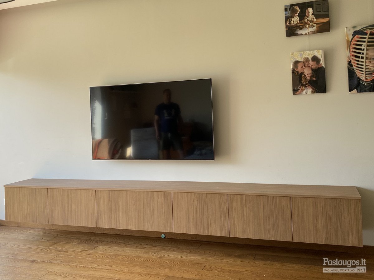 Ilga TV spintelė